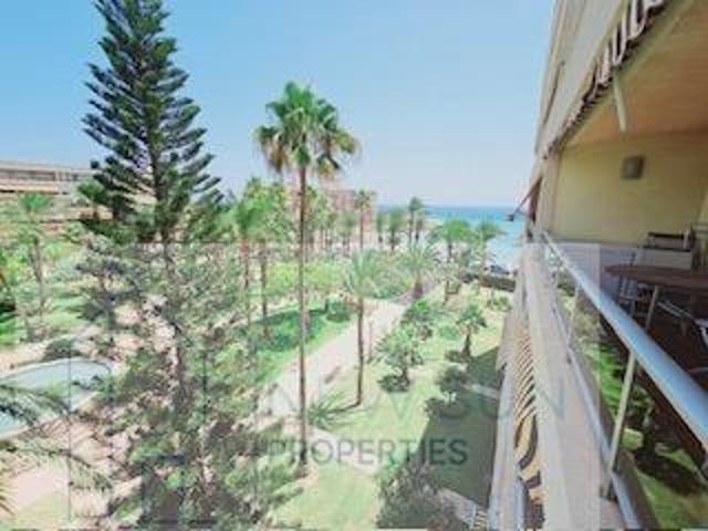 Apartamento en venta en Torrevieja, Playa de los locos photo 0