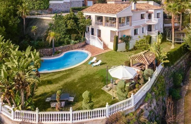 Chalet en alquiler en Estepona, Estepona East - El Paraiso photo 0