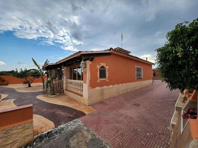 Chalet en venta en San Vicente del Raspeig photo 0