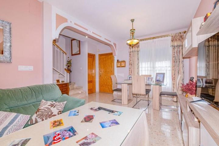 Adosada en venta en Zubia, Área de Granada photo 0