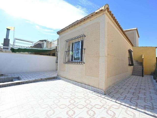 Bungalow en venta en Torrevieja photo 0