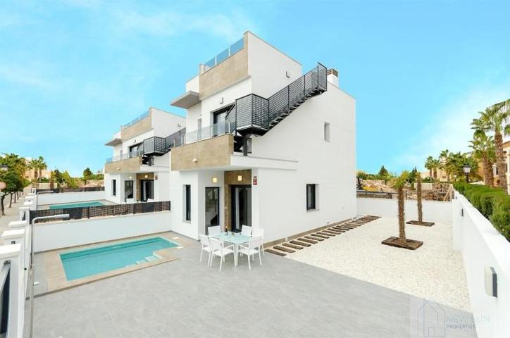 Chalet en venta en Torrevieja, Torretas photo 0