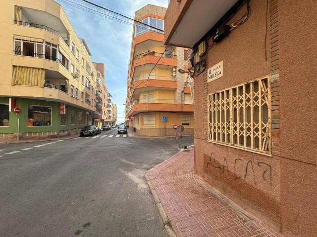 Planta baja en venta en Torrevieja, Playa de los locos photo 0