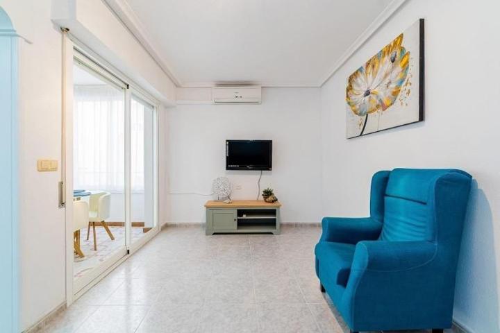 Apartamento en venta en Torrevieja photo 0