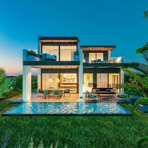 Chalet en venta en Estepona, El Campanario, New Golden Mile photo 0