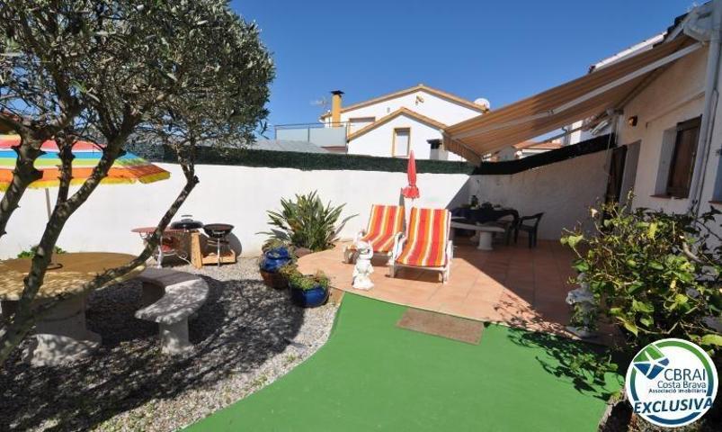 Casa en venta en Roses, Mas Mates photo 0