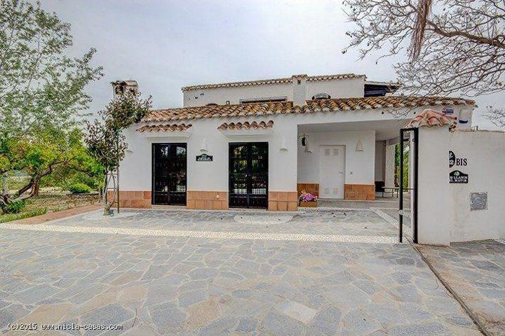 Chalet en venta en Antas, JAURO photo 0