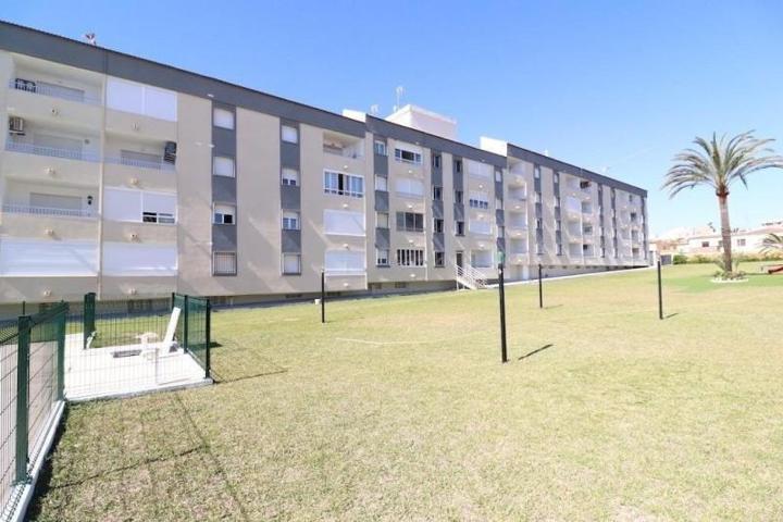 Apartamento en venta en Torrevieja photo 0