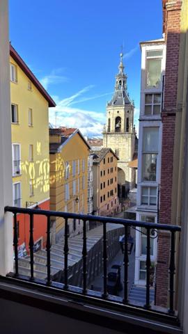Piso en venta en Vitoria-Gasteiz, Casco Medieval photo 0
