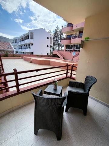 Apartamento en venta en Arona, Los Cristianos photo 0