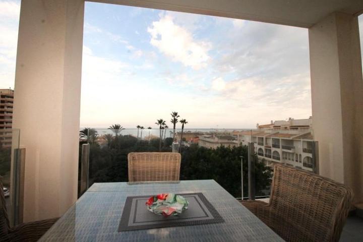 Apartamento en venta en Torrevieja photo 0