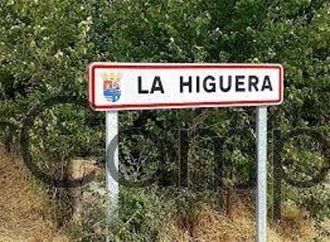 Edificio en venta en Espirdo, La higuera photo 0