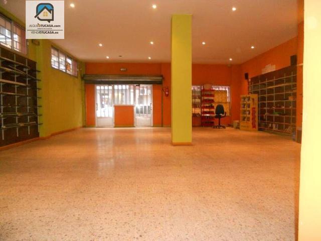 Local comercial en alquiler en Valladolid, La Victoria photo 0