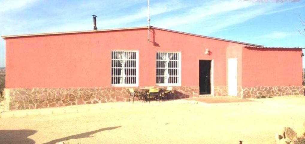 Casa con terreno en venta en Pinoso, Comunidad valenciana photo 0