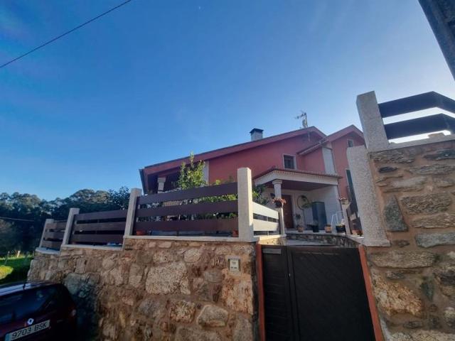 Chalet en venta en Sanxenxo, Salnés photo 0
