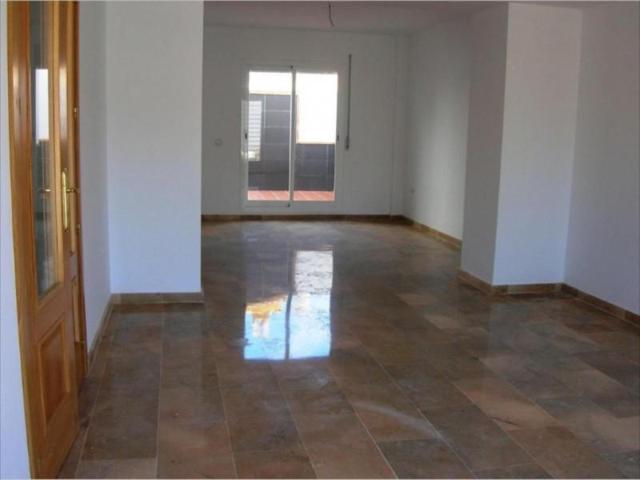 Adosada en venta en Lucena, Lucena photo 0