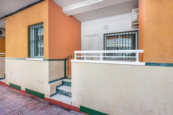 Piso en venta en Torrevieja, Baix Segura photo 0