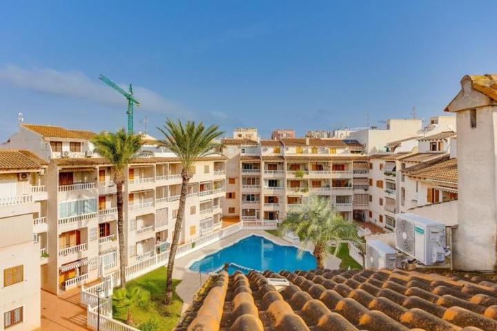 Apartamento en venta en Torrevieja photo 0