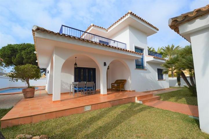 Chalet en alquiler en Orihuela Costa, Cabo Roig photo 0