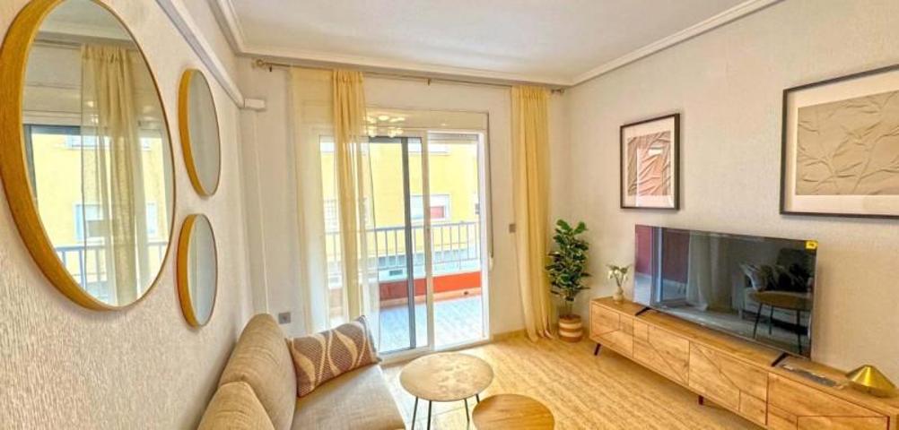 Apartamento en venta en Torrevieja photo 0