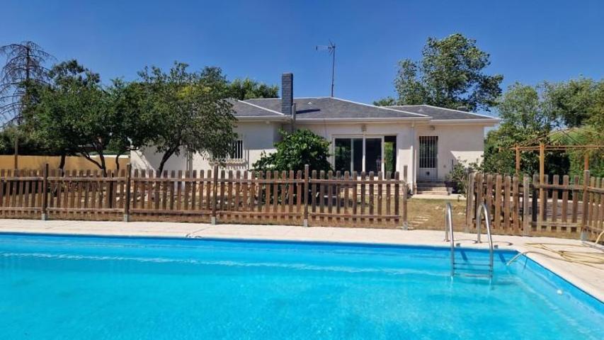 Chalet en venta en Nuevo Baztán, Eurovillas photo 0