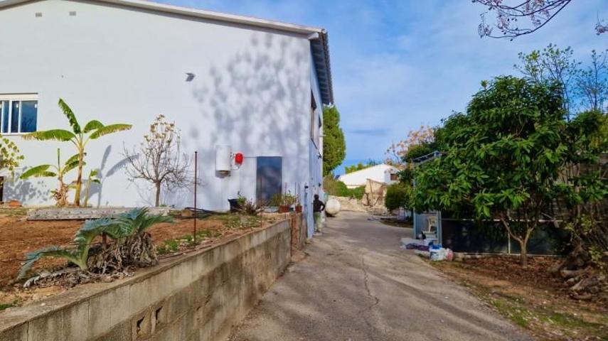 Casa con terreno en venta en Pedreguer photo 0