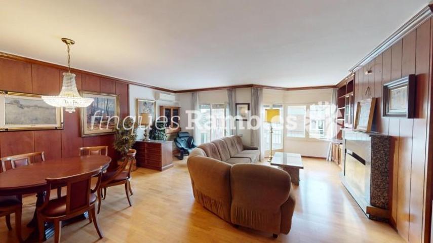 Piso en venta en Igualada, Poble Sec photo 0
