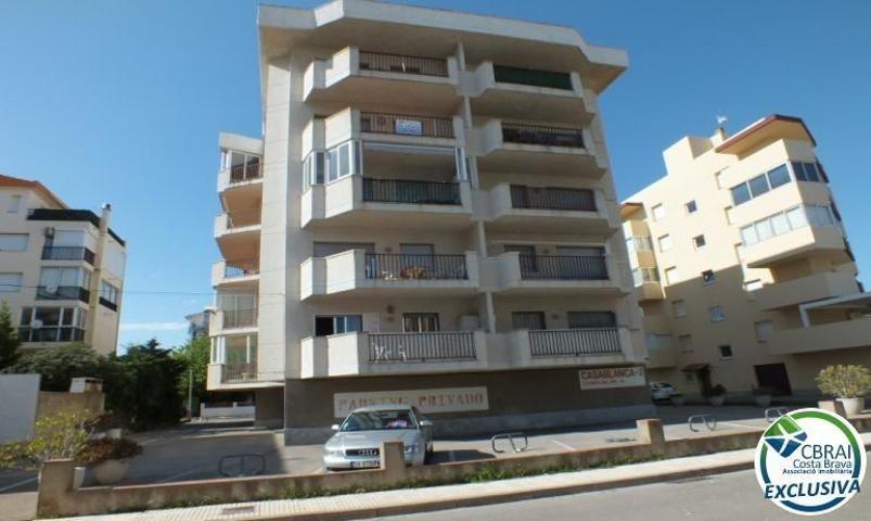 Apartamento en venta en Roses, Santa Margarida photo 0