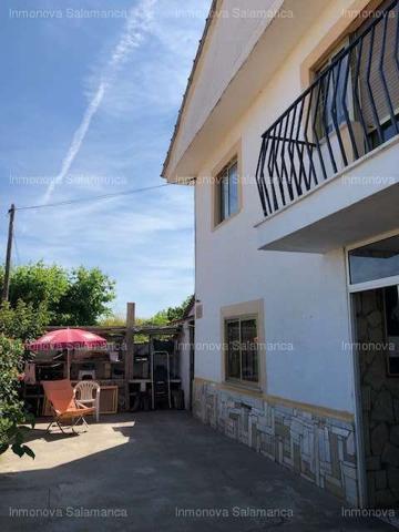 Chalet en venta en Castellanos de Villiquera, Urbanización Las Cecilias photo 0