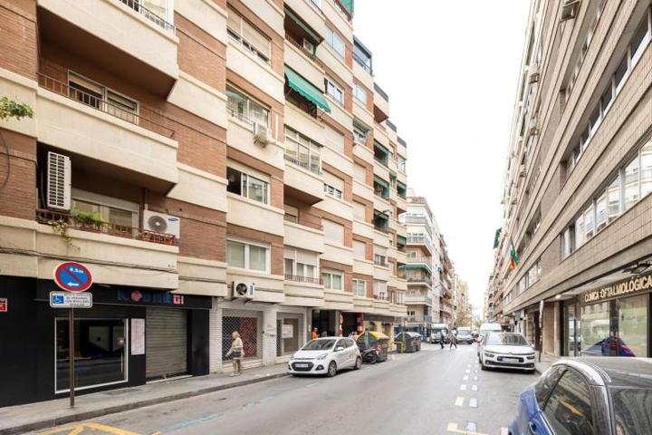 Piso en venta en Granada, Centro photo 0
