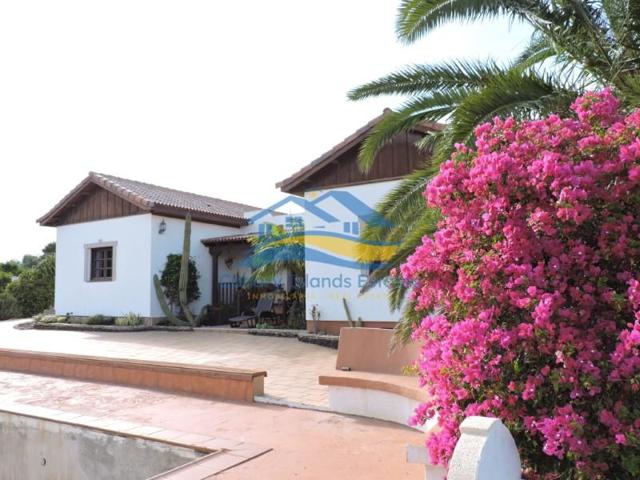 Chalet en venta en Puerto del Rosario photo 0