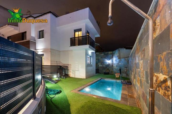 Chalet en venta en Huétor Vega, Avda. Doña Juana photo 0