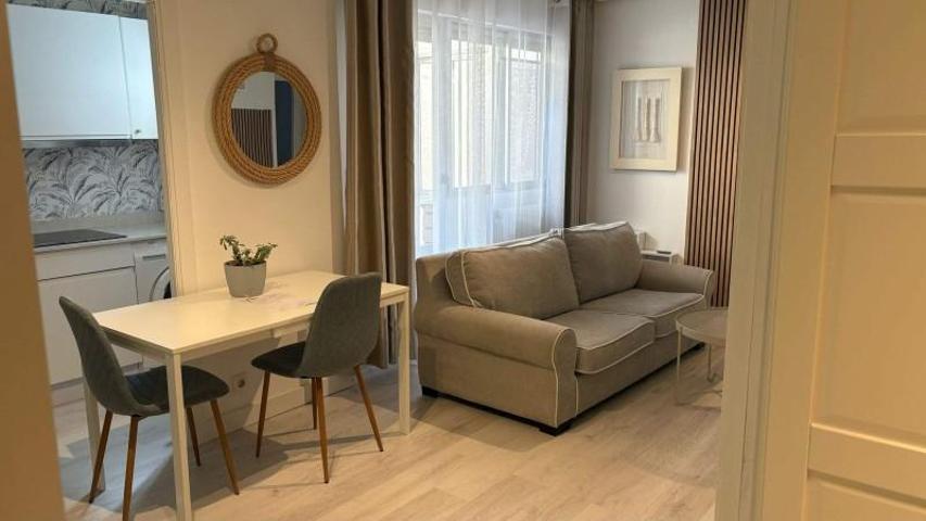 Apartamento en alquiler en León, Centro photo 0