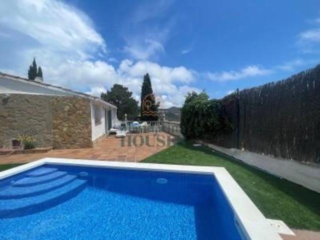 Casa en venta en Lloret de Mar, Canyelles photo 0