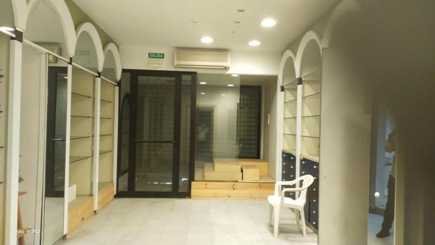 Local comercial en alquiler en Málaga, Mármoles photo 0