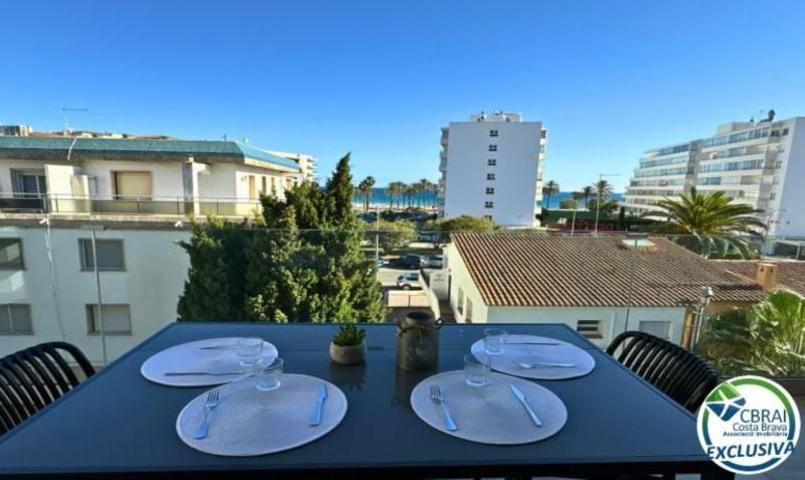 Apartamento en venta en Roses photo 0