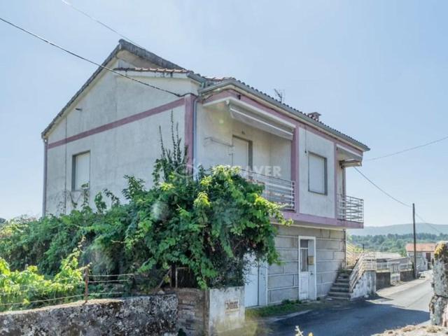 Casa en venta en San Cibrao das Viñas photo 0