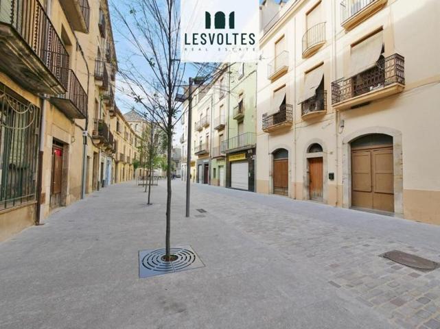 Chalet en venta en La Bisbal d'Empordà, Carrer Pella i Forgas, 17100 photo 0