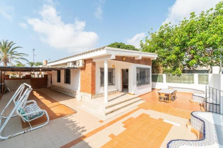 Chalet en venta en Torrevieja, Los Frutales photo 0