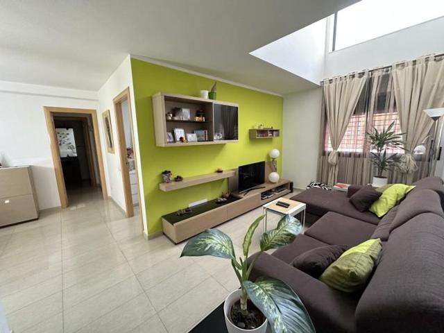 Piso en venta en Sant Boi de Llobregat, Marianao photo 0