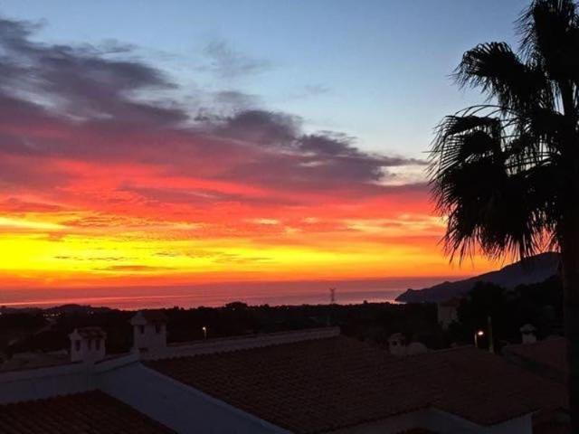 Adosada en venta en Finestrat, Alicante photo 0