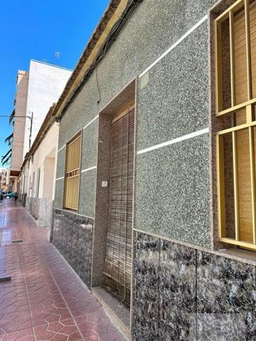 Casa en venta en Guardamar del Segura, Pueblo photo 0