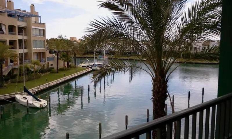 Apartamento en venta en Sotogrande, Puerto de Sotogrande-La Marina photo 0