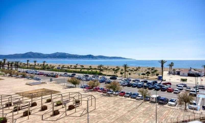 Apartamento en venta en Empuriabrava, Muga photo 0