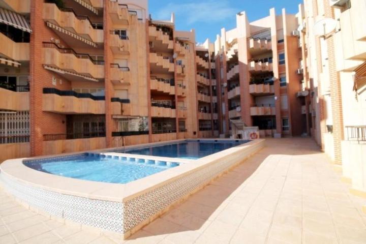 Apartamento en alquiler en Torrevieja, Playa del cura photo 0