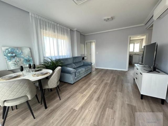 Apartamento en venta en Torrevieja, Calas blanca photo 0