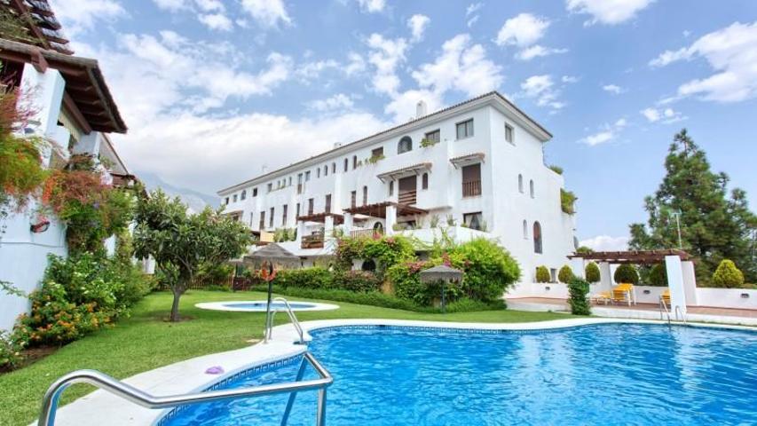 Duplex en venta en Marbella, Marbella Golden Mile photo 0