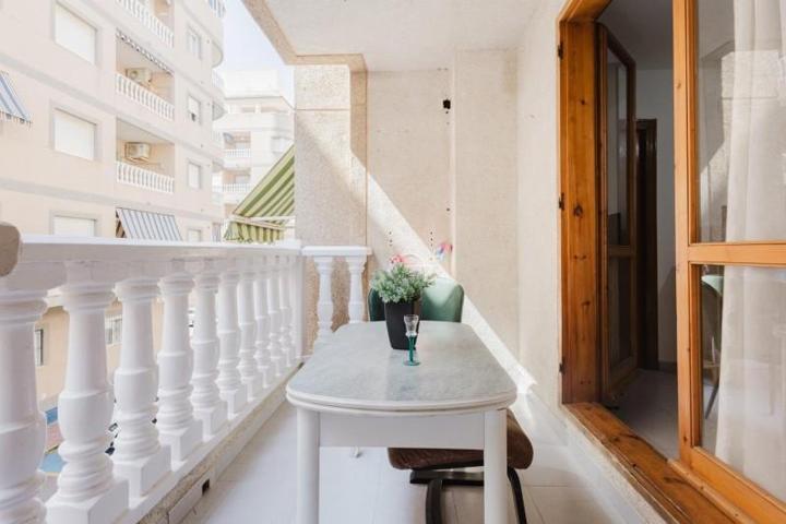 Apartamento en venta en Torrevieja photo 0