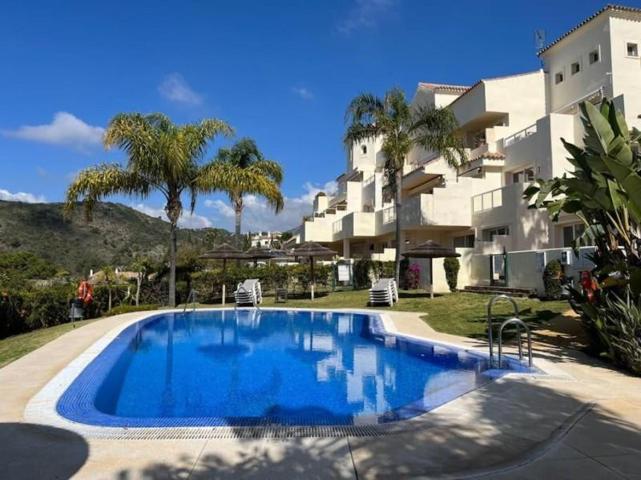 Apartamento en alquiler en Benahavís, Los Arqueros photo 0