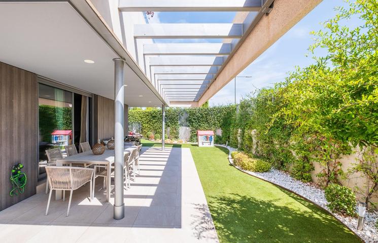 Piso en Valenoso, Boadilla del Monte. 150 m2, 4D, 3B con 235 m2 de terraza y jardín. 2 plazas de garaje, trastero, piscina. photo 0